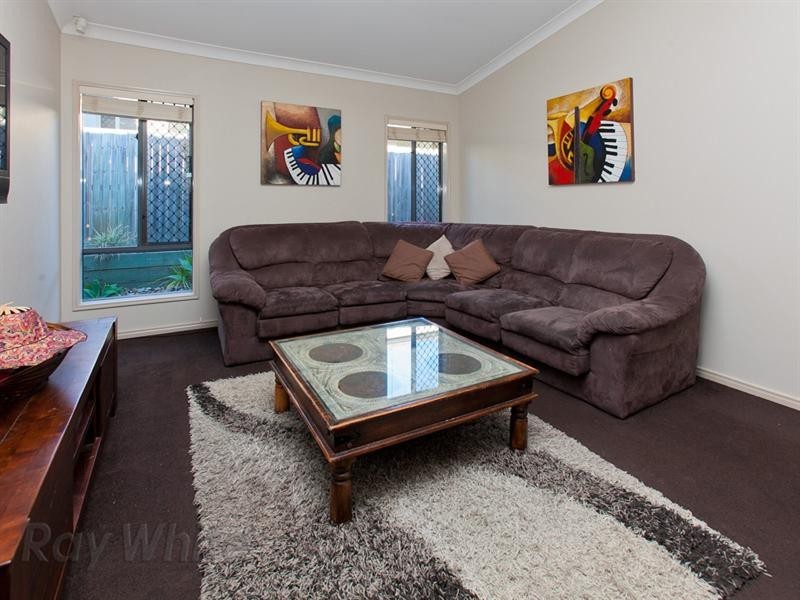 8 Hillview Street, Springfield QLD 4300