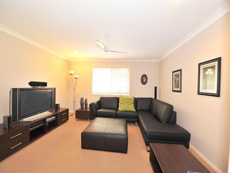 5 Emerson Close, Springfield Lakes QLD 4300