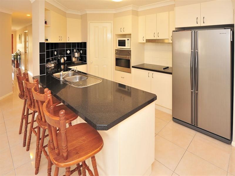 5 Emerson Close, Springfield Lakes QLD 4300