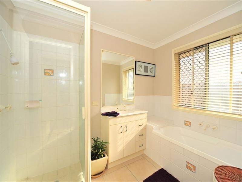 5 Emerson Close, Springfield Lakes QLD 4300