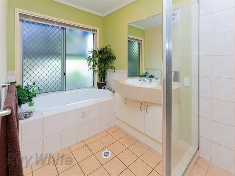 9 Kertes Road, Camira QLD 4300