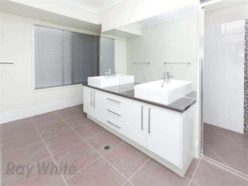 55 Summit Drive, Springfield Lakes QLD 4300