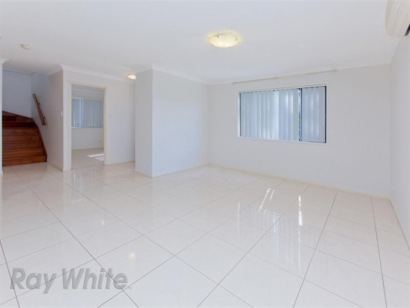 On Lakeside Avenue, Springfield Lakes QLD 4300