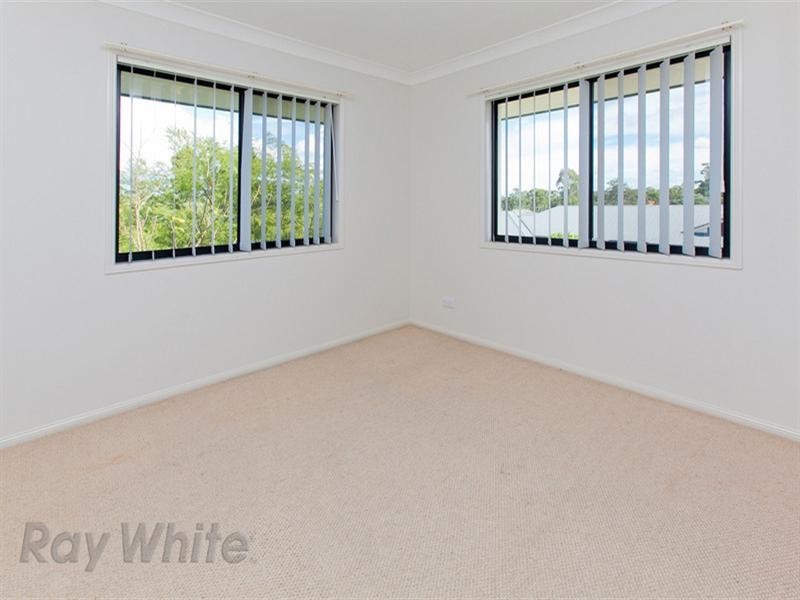 On Lakeside Avenue, Springfield Lakes QLD 4300