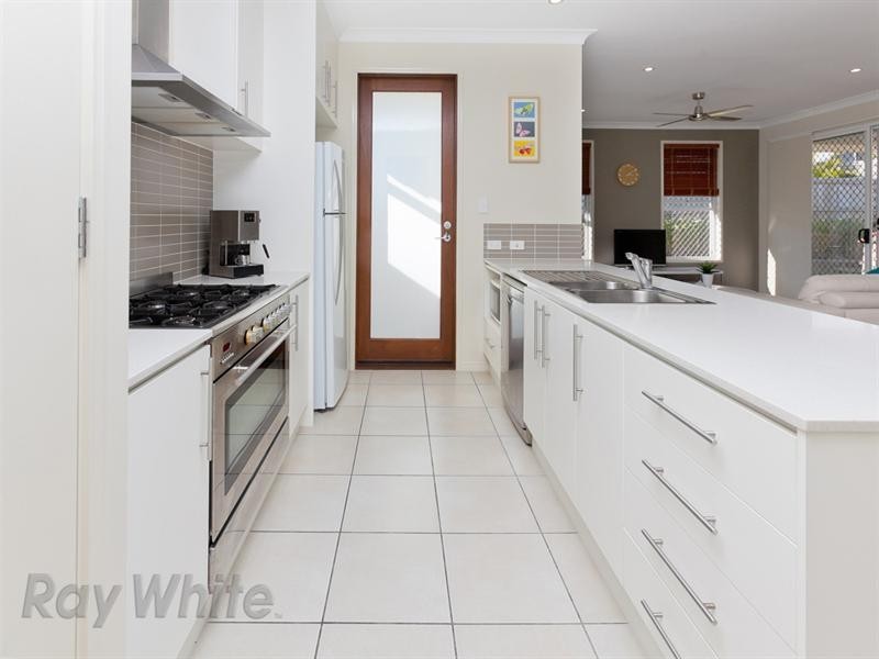 25 Atlantic Drive, Springfield Lakes QLD 4300