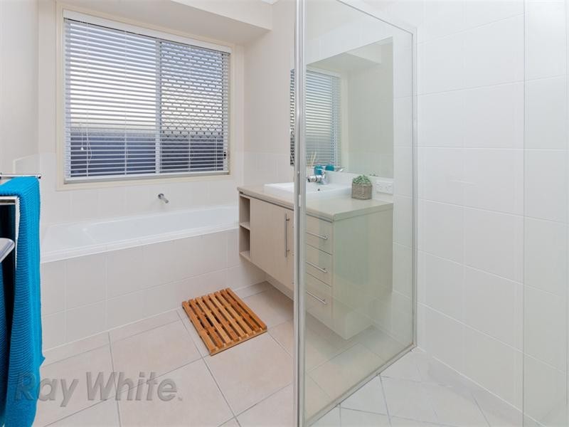25 Atlantic Drive, Springfield Lakes QLD 4300