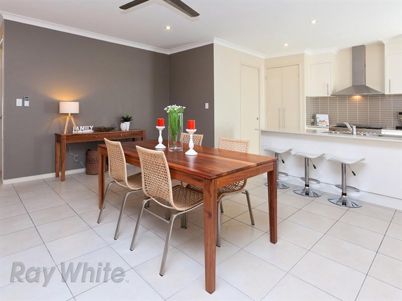 25 Atlantic Drive, Springfield Lakes QLD 4300