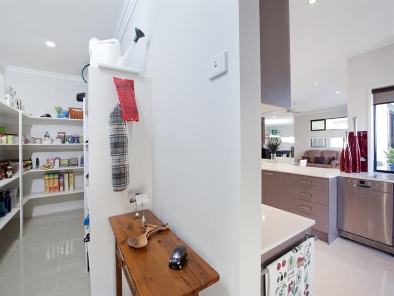 9 Cascades Street, Springfield Lakes QLD 4300