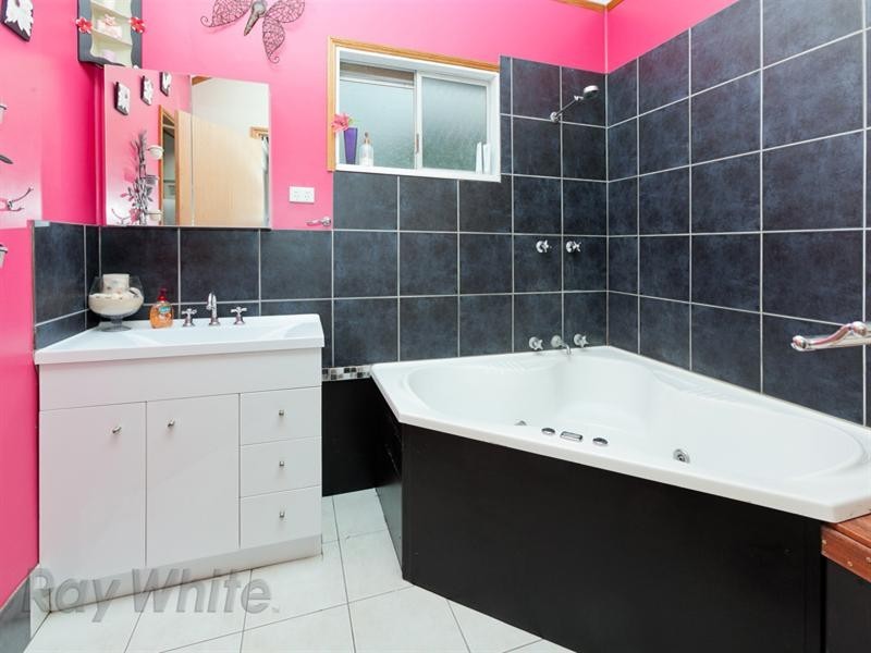 3 Stella Street, Camira QLD 4300