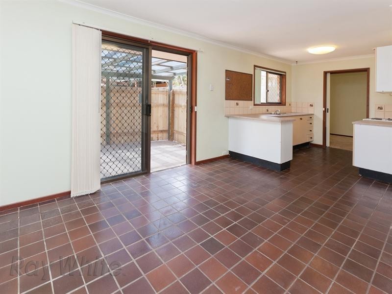 6 Robin Street, Camira QLD 4300