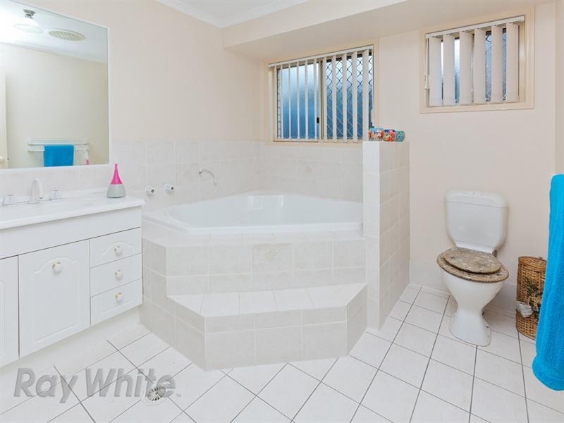 18 Millwood Terrace, Springfield QLD 4300