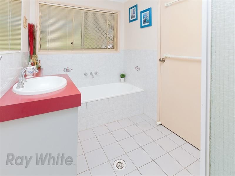 5 Ramses Close, Camira QLD 4300