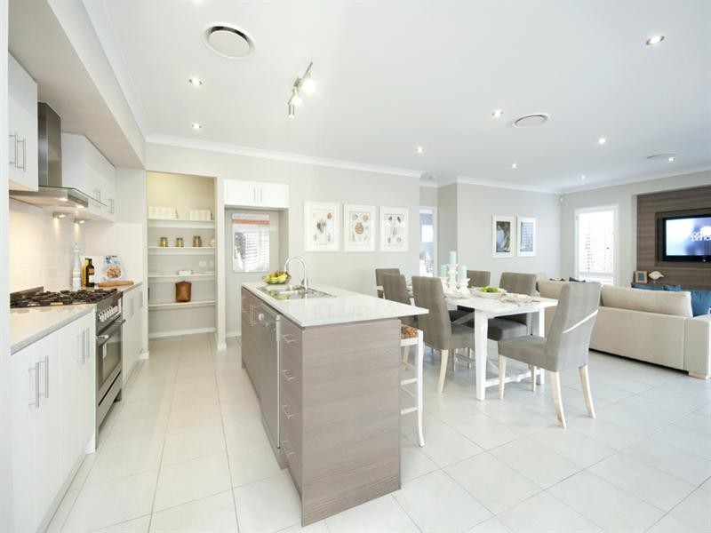 9 Finnigan Street, Augustine Heights QLD 4300