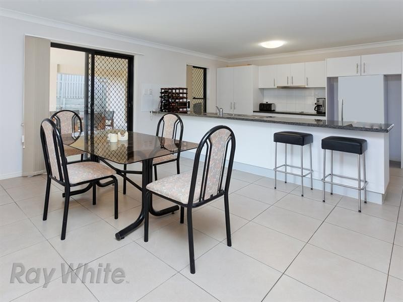 5 Den Otter Drive, Bellbird Park QLD 4300