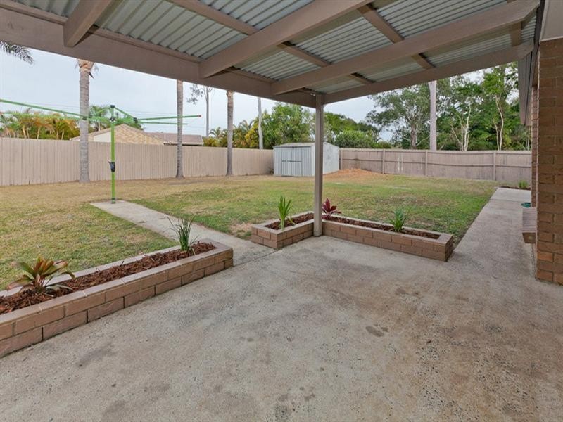 25 Emerald Drive, Regents Park QLD 4118