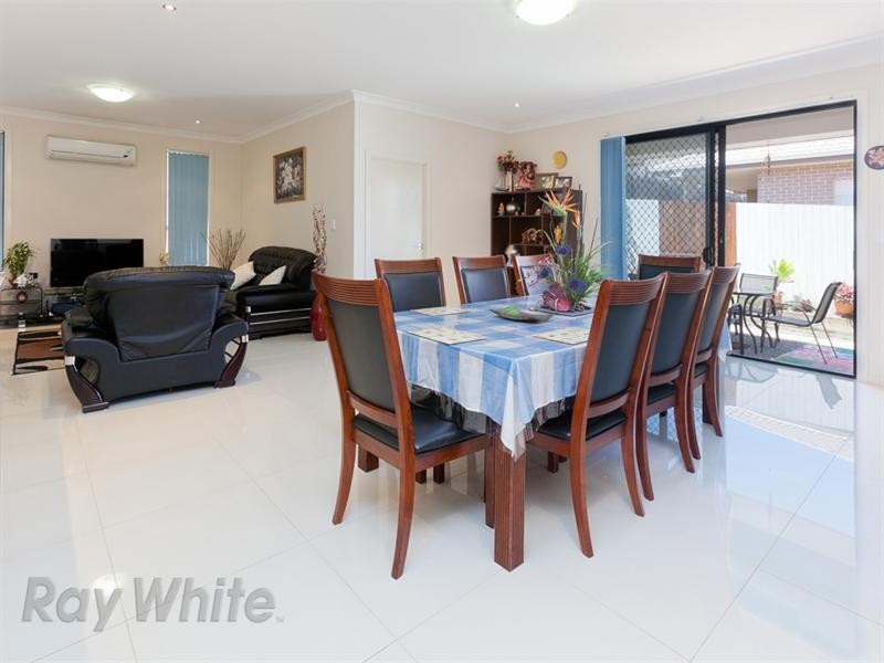 5 Yellowstone Way, Springfield Lakes QLD 4300