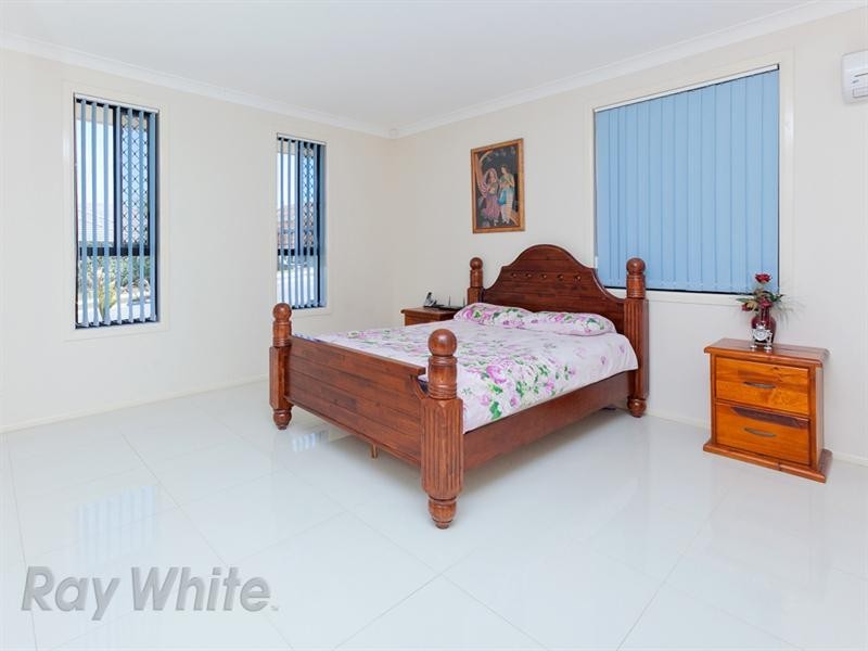 5 Yellowstone Way, Springfield Lakes QLD 4300