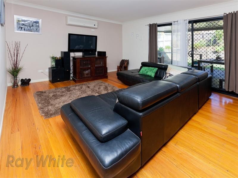 10 Karamea Avenue, Springfield QLD 4300