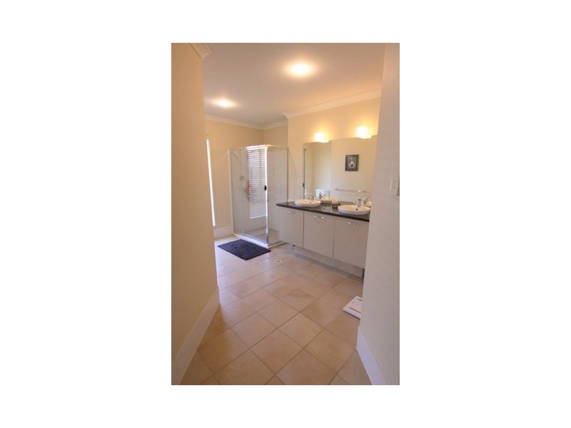 15 Ash Avenue, Springfield Lakes QLD 4300
