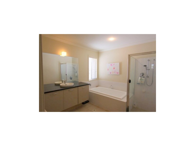 15 Ash Avenue, Springfield Lakes QLD 4300