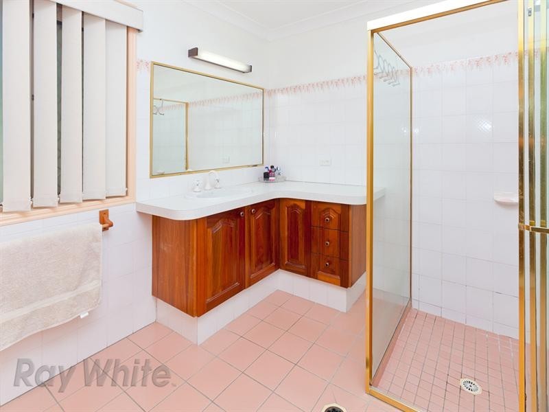32 Dale Road, Camira QLD 4300