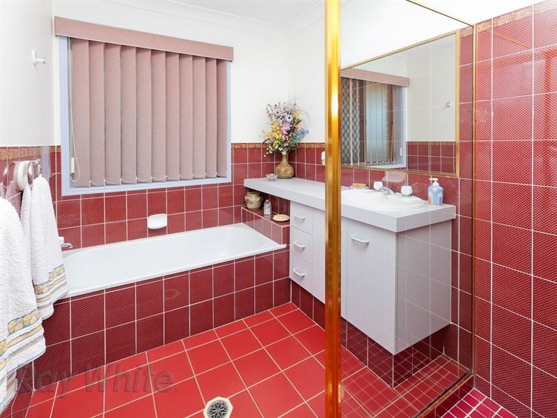 32 Dale Road, Camira QLD 4300
