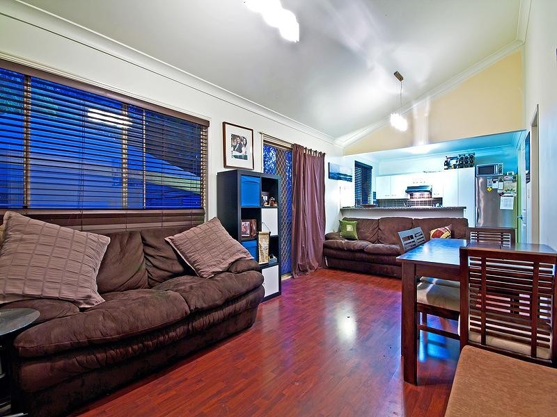 On Cairns Road, Camira QLD 4300