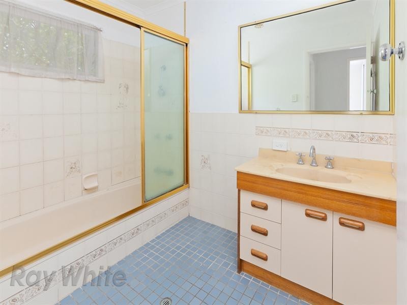 36 Addison Road, Camira QLD 4300