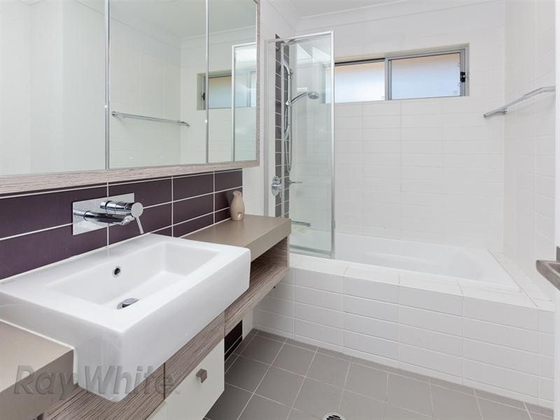 4 Ellerston Avenue, Brookwater QLD 4300