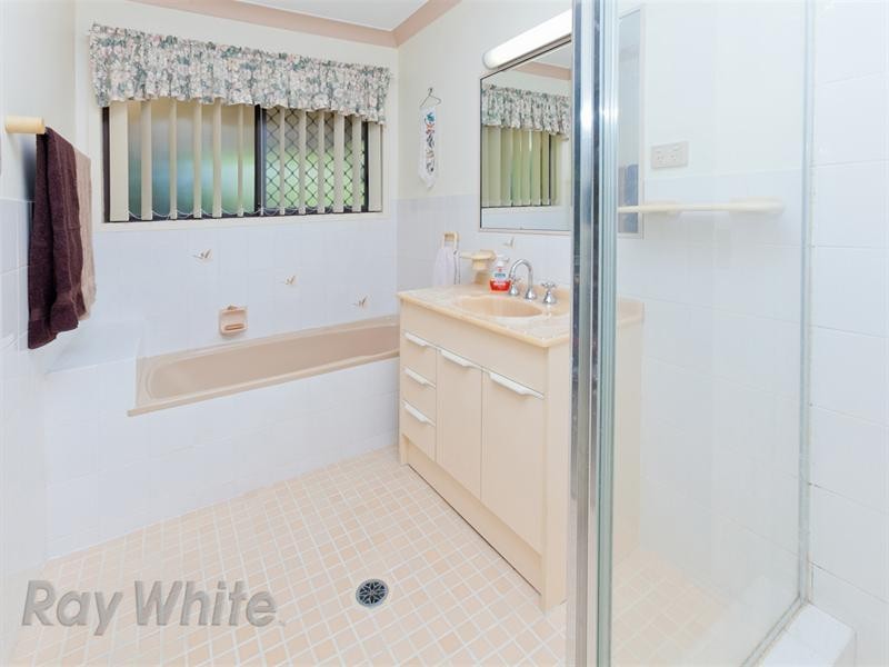 10 Durham Court, Camira QLD 4300