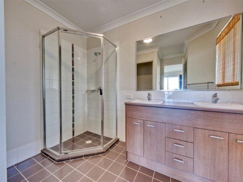 76 Opossum Circuit, Springfield Lakes QLD 4300