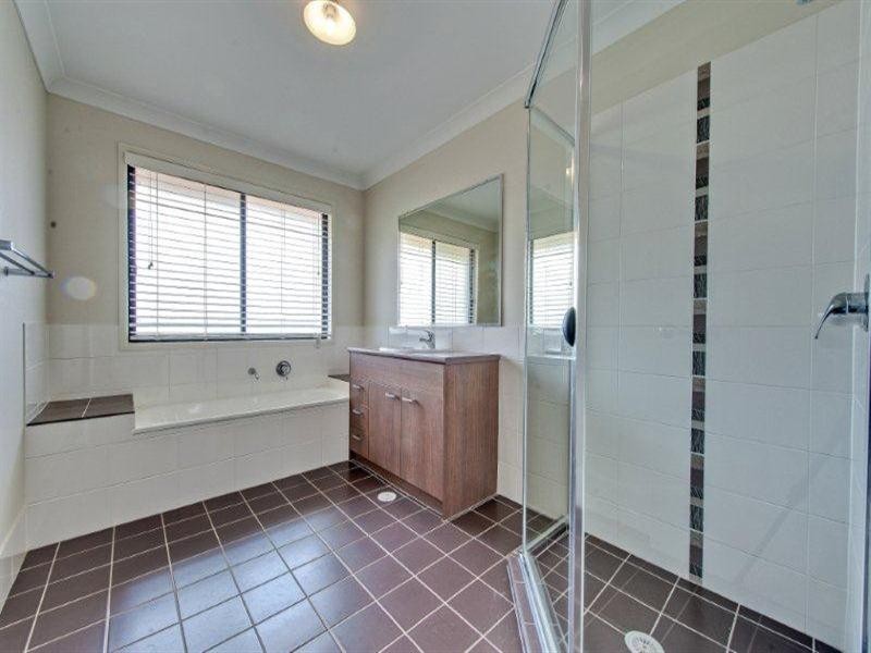 76 Opossum Circuit, Springfield Lakes QLD 4300