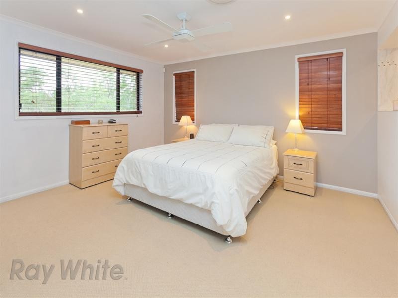 1 Clarence Avenue, Springfield QLD 4300