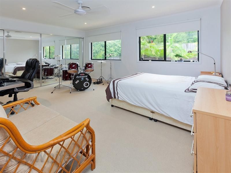 1 Clarence Avenue, Springfield QLD 4300