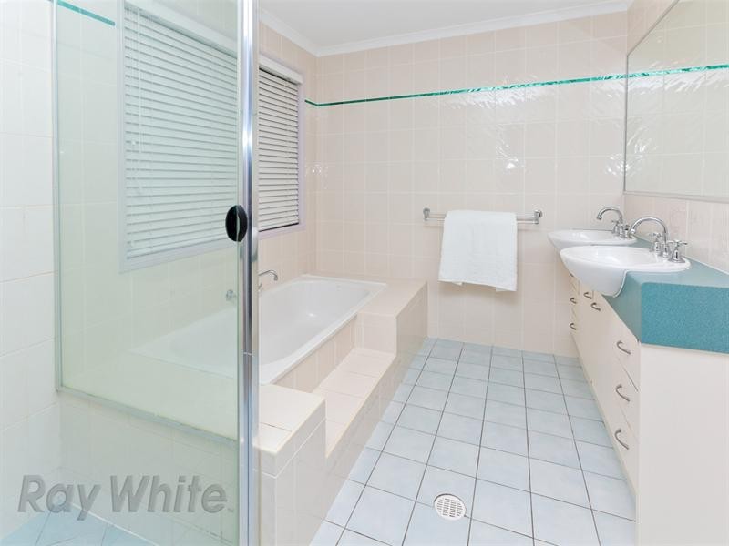 1 Clarence Avenue, Springfield QLD 4300