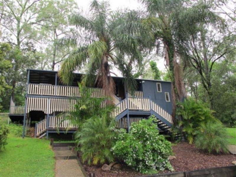 On Woodlands Avenue, Camira QLD 4300