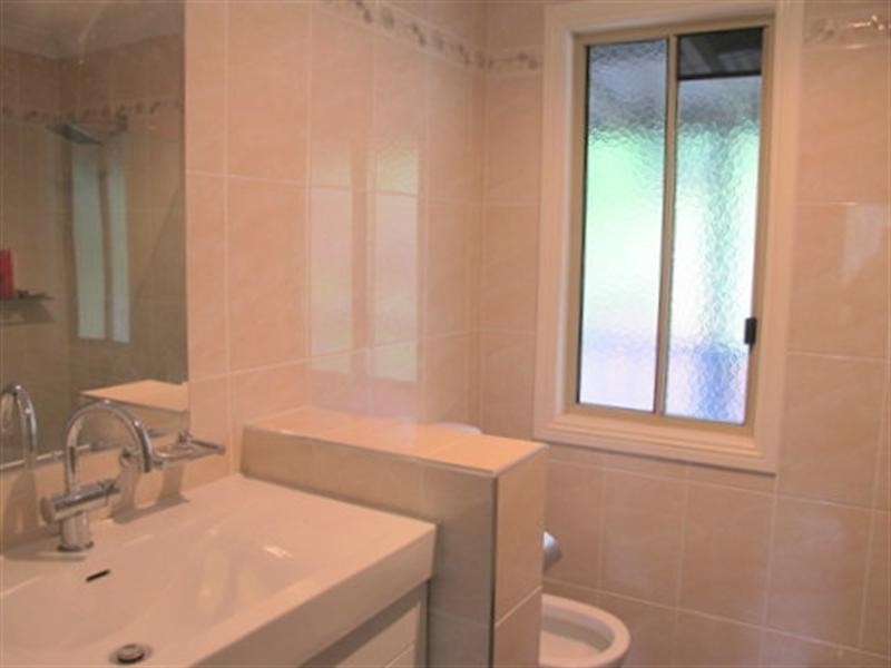 On Woodlands Avenue, Camira QLD 4300