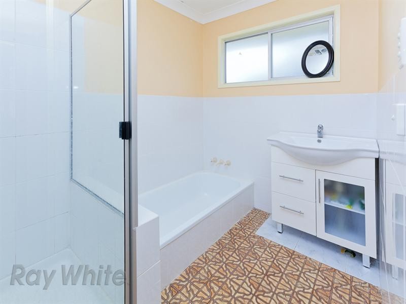 1 Dwyer Street, Camira QLD 4300