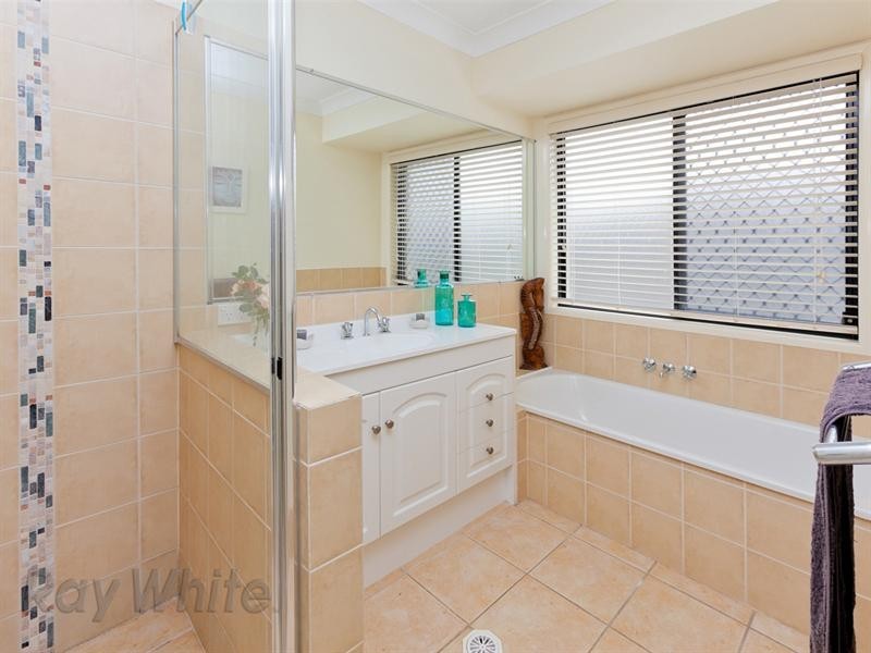 106 Lakeside Avenue, Springfield Lakes QLD 4300