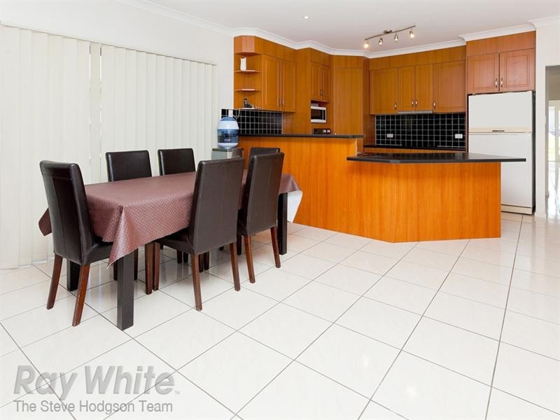 264 Lakeside Avenue, Springfield Lakes QLD 4300