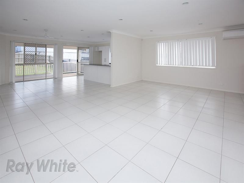 21 Shearwater Terrace, Springfield Lakes QLD 4300