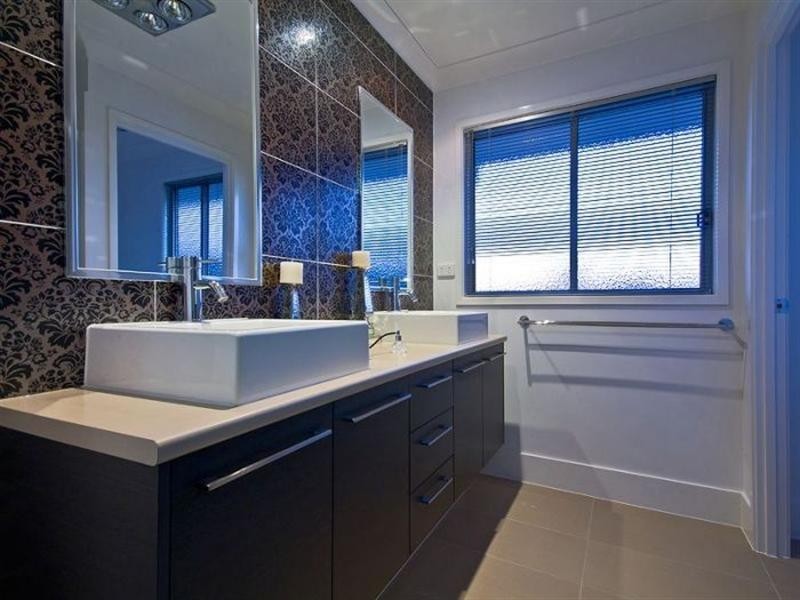 8 Jarrah Place, Springfield Lakes QLD 4300