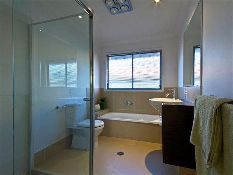 8 Jarrah Place, Springfield Lakes QLD 4300