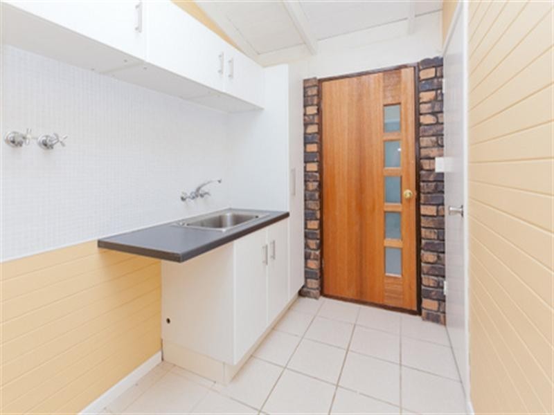 On Stanley Street, Camira QLD 4300