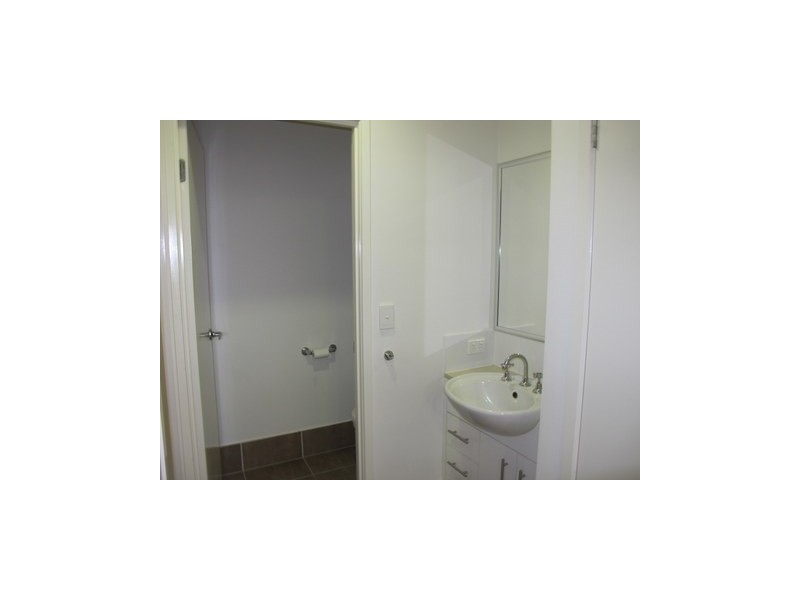 12 Kinglake Avenue, Springfield Lakes QLD 4300