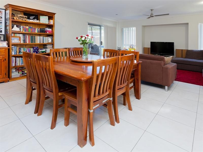 17 Pimento Place, Springfield Lakes QLD 4300