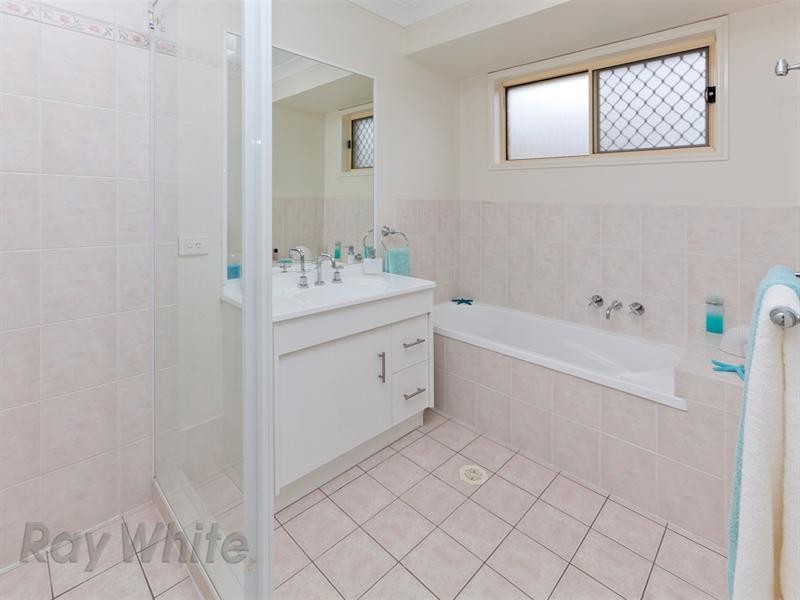 31 Streamview Crescent, Springfield QLD 4300