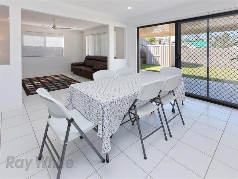 8 Daisy Street, Springfield Lakes QLD 4300