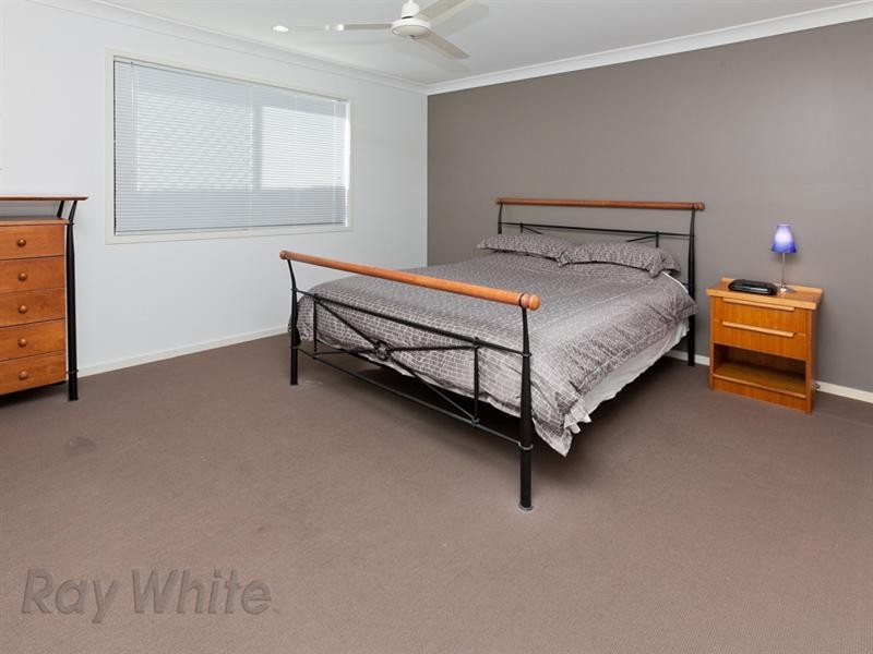 8 Daisy Street, Springfield Lakes QLD 4300