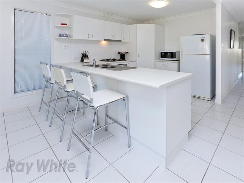 8 Daisy Street, Springfield Lakes QLD 4300